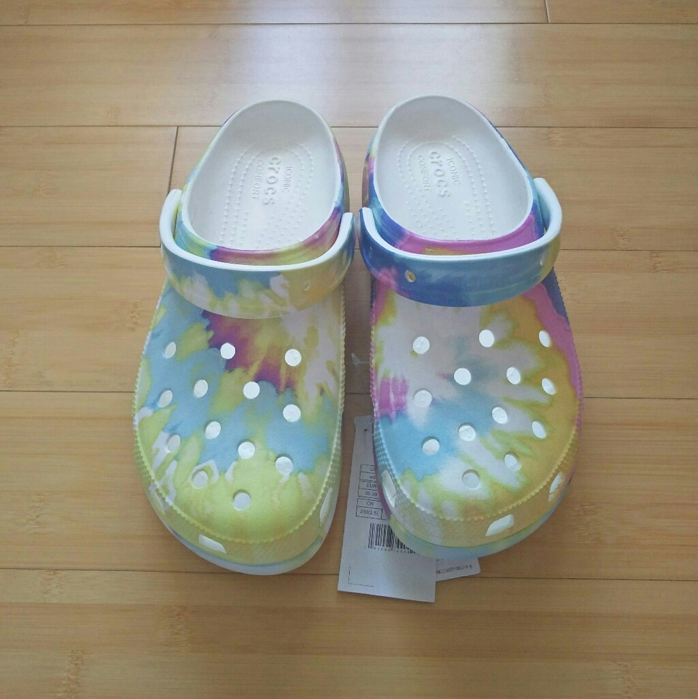 -NEW- Crocs Classic Platform Clogs Tie Dye 8 - Picture 4 of 15